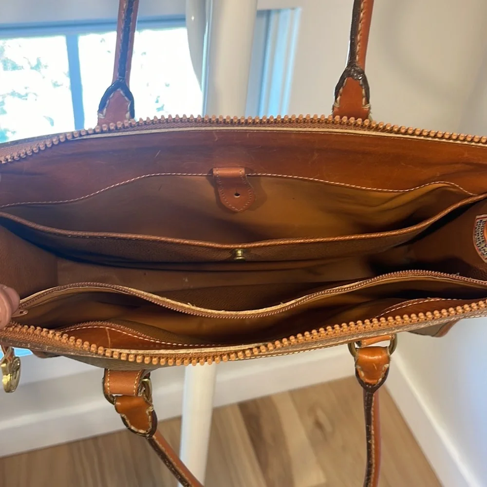 Vintage!!! Dooney & Bourkey, gray & tan purse